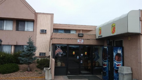 Super 8 by Wyndham Laramie image 22