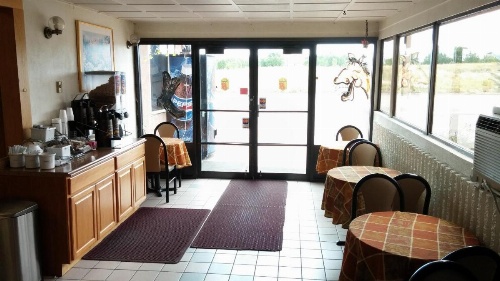 Super 8 by Wyndham Laramie image 26